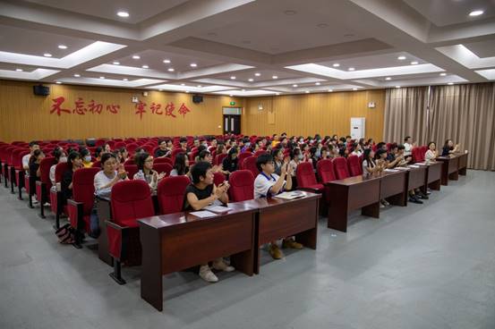 说明: C:\Users\Administrator\AppData\Local\Microsoft\Windows\INetCache\Content.Word\9.15法学院开学第一课大媒王乾龙 (1).jpg